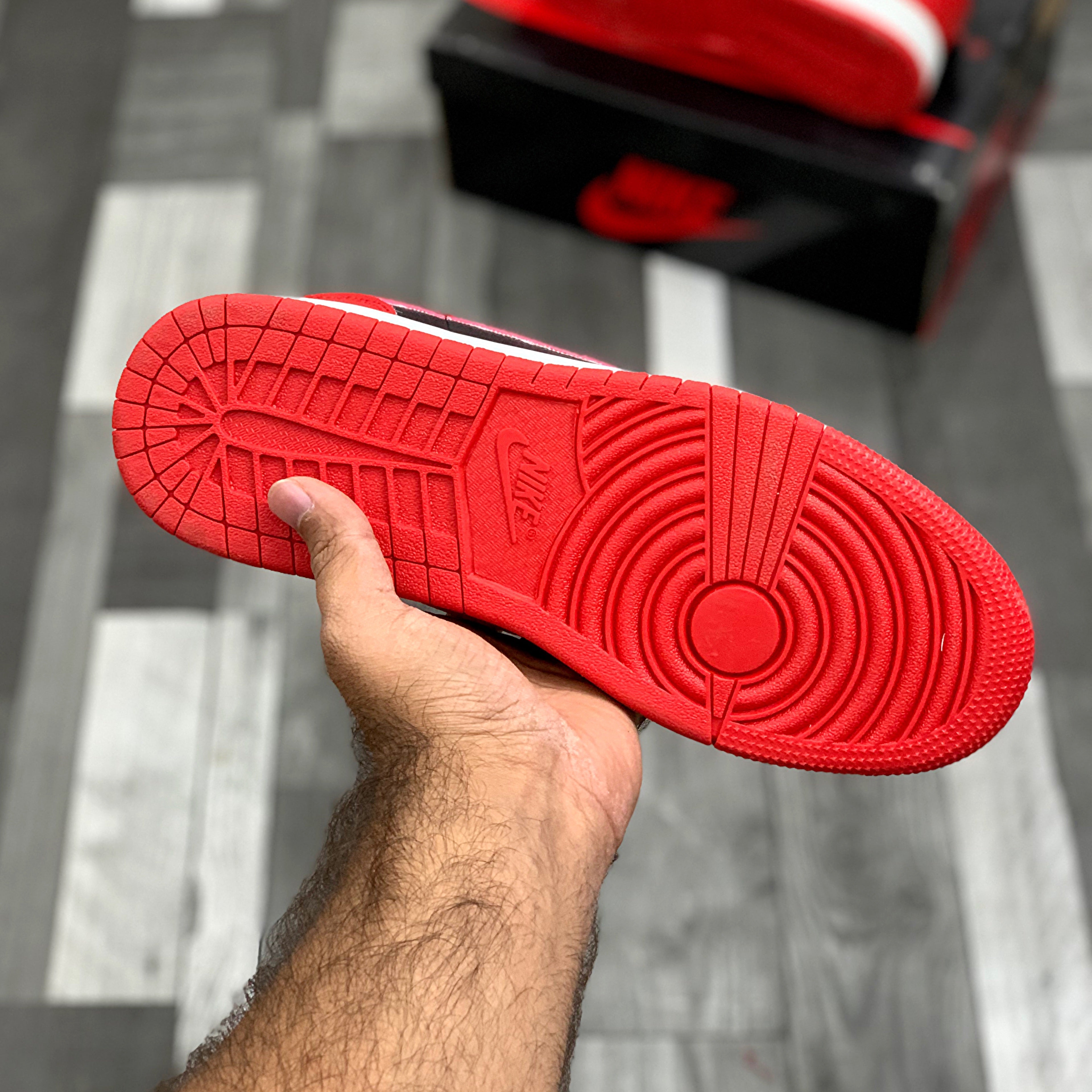 AJ-1 hightops (Bred)