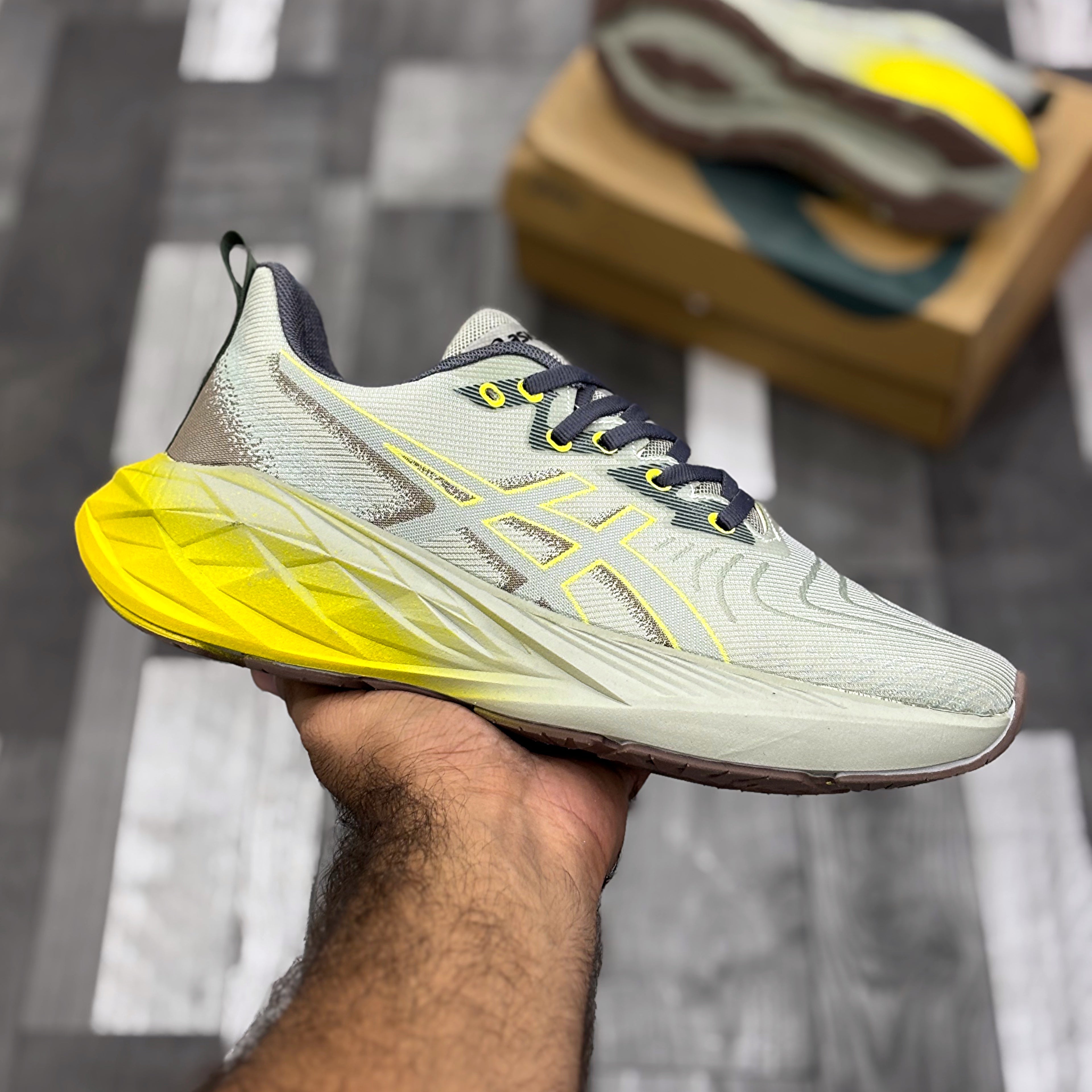 Asics Novablast 4 (Olive)