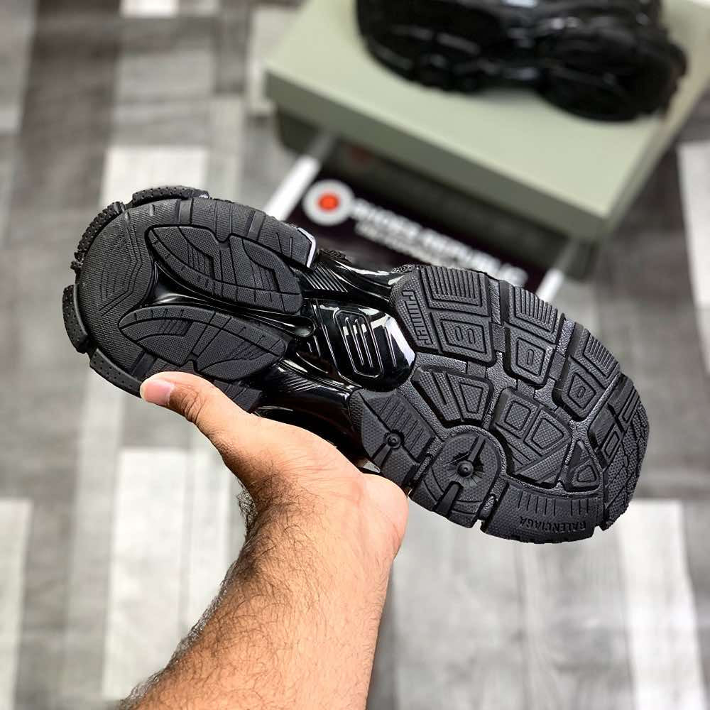 Ballenciiaga Runner (Triiple Black)Top Premium Batch - ShoesRepublic