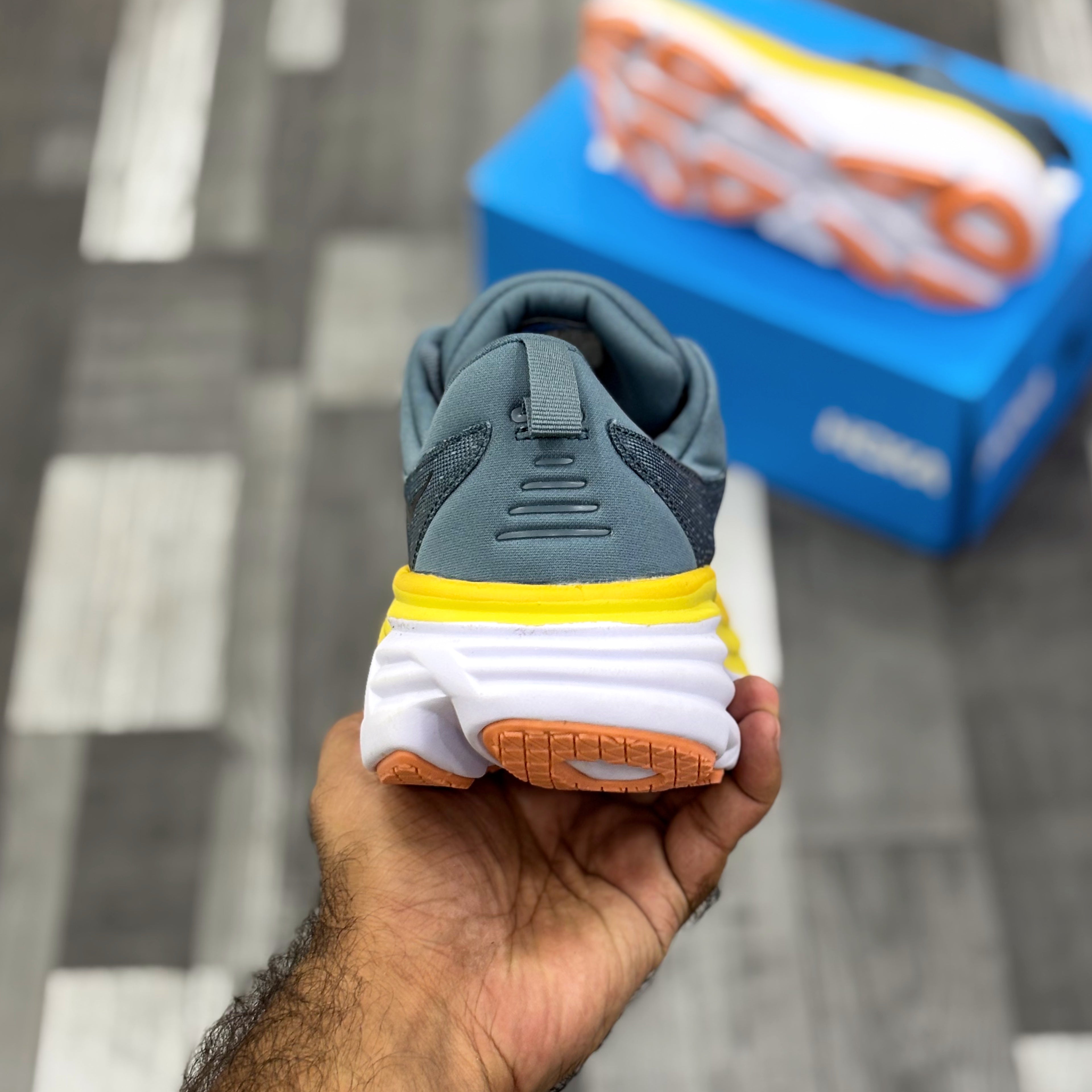 Hoka Bondi 8 (Grey)