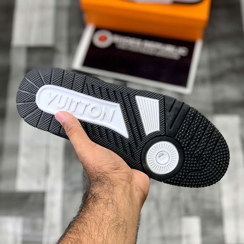 Lo-Vi Trainers Black (Leather) | Versatile Style for Everyday - ShoesRepublic