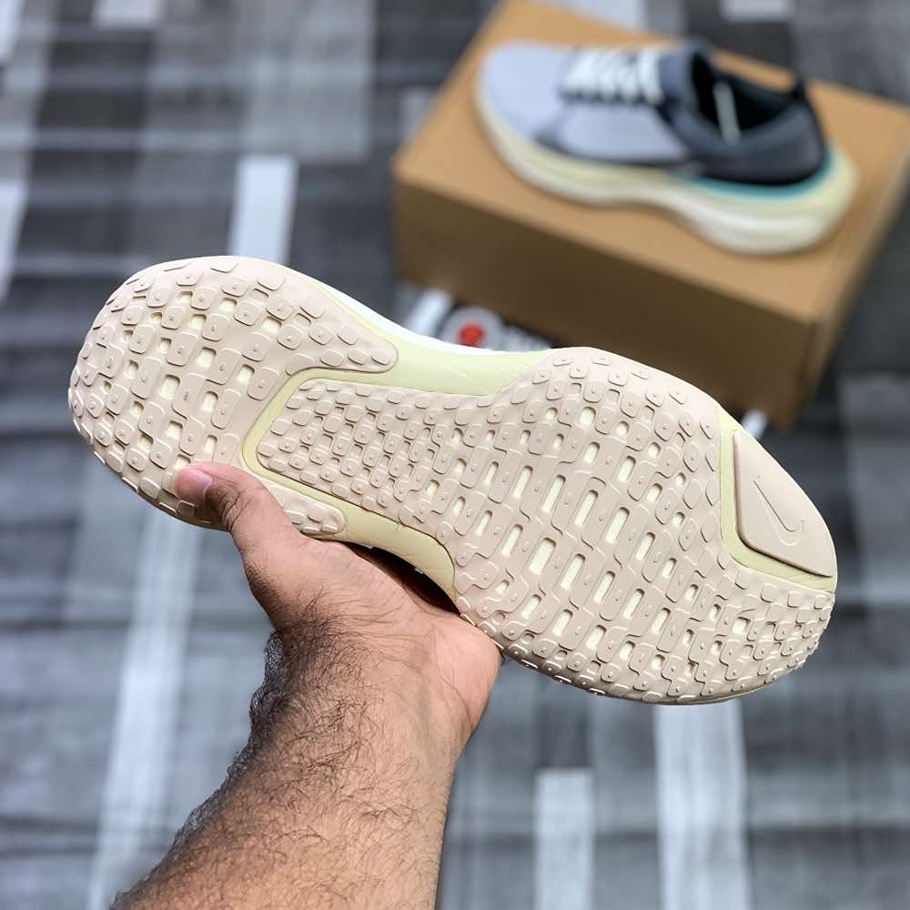 Nk Zooom X Invinciible Runn 3 (Grey) - ShoesRepublic