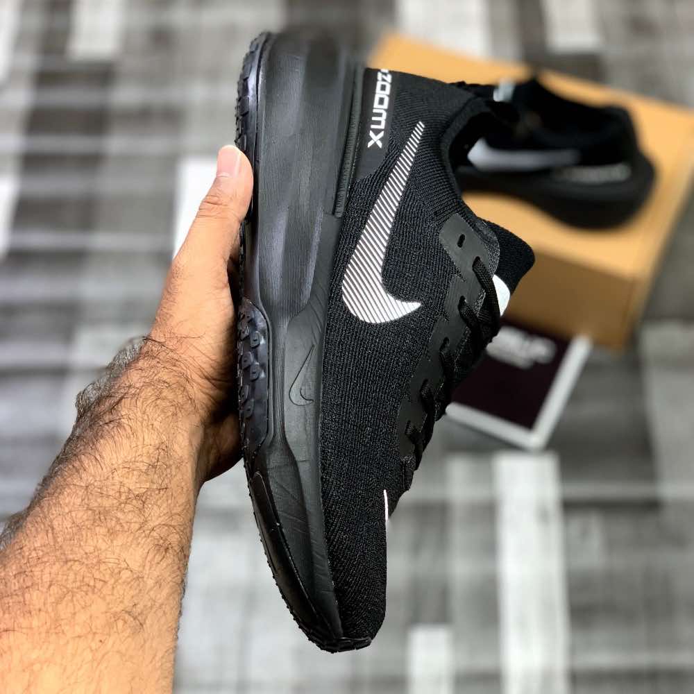 Nk Zooom X Invinciible Runn 3 (Triple Black) - ShoesRepublic