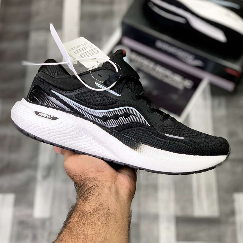 Sauconny Triiumph 21 (Black White) Top Premium Batch - ShoesRepublic