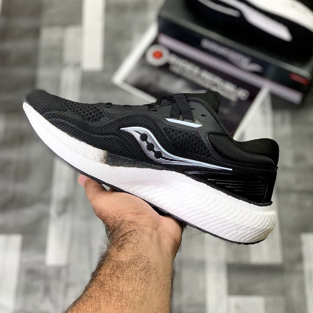 Sauconny Triiumph 21 (Black White) Top Premium Batch - ShoesRepublic