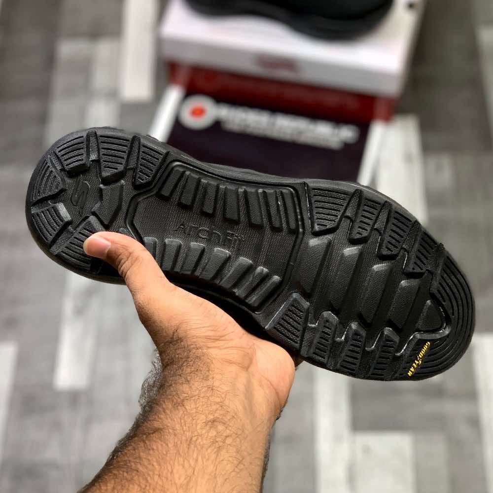 Skecherrs Archfitt Good-Year Slip-In "Black" - ShoesRepublic