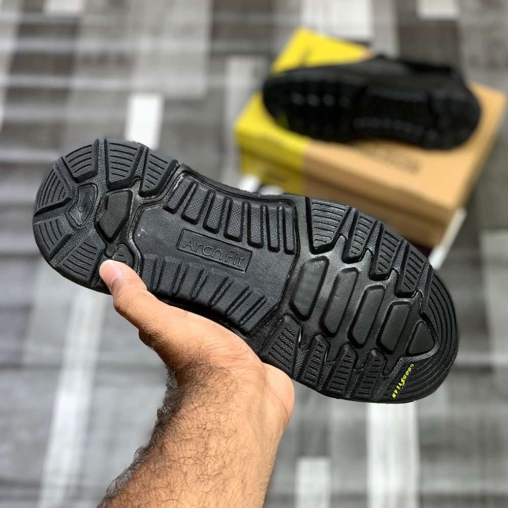 Skecherrs Archfitt Slip-In "Black" - ShoesRepublic