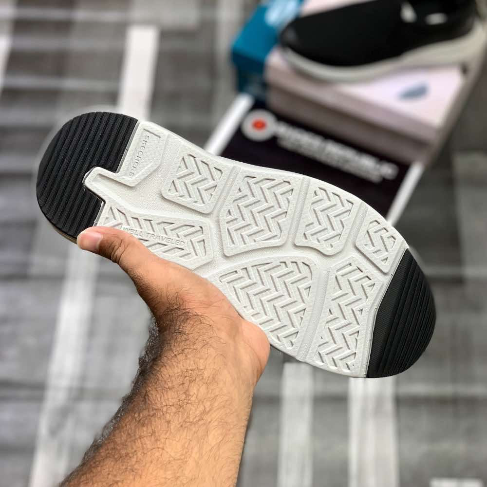 Skecherrs Gowalk Evolution Ultra "Black" - ShoesRepublic