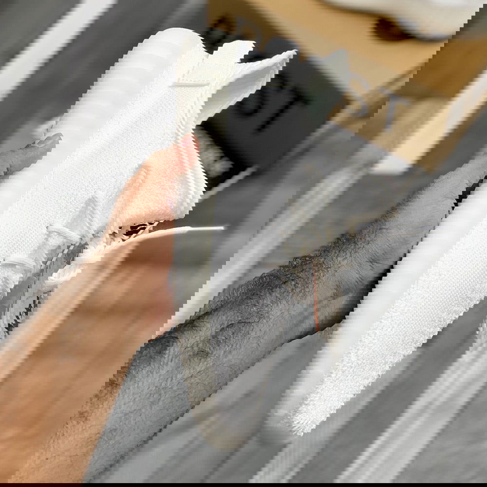 Yeeezzyy 350 v2 (Triple White) 1:1 UA batch - ShoesRepublic