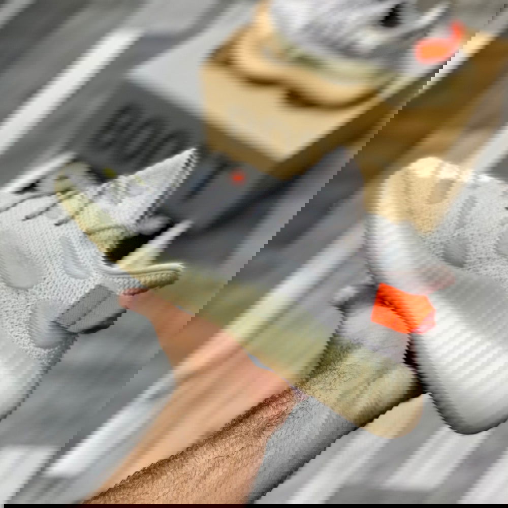Yeeezzyy 350 v3 Glow (Tail Lights) Real Boost Premuiim Batch - ShoesRepublic