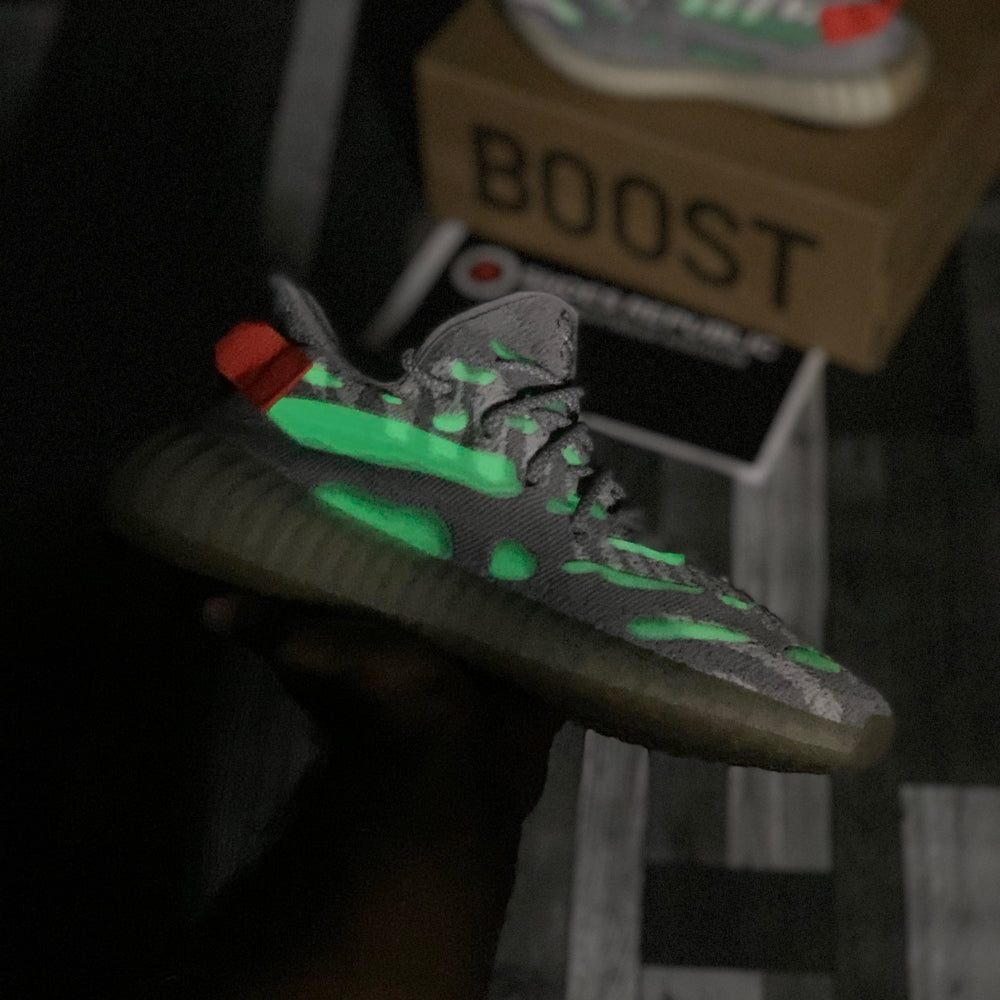Yeeezzyy 350 v3 Glow (Tail Lights) Real Boost Premuiim Batch - ShoesRepublic