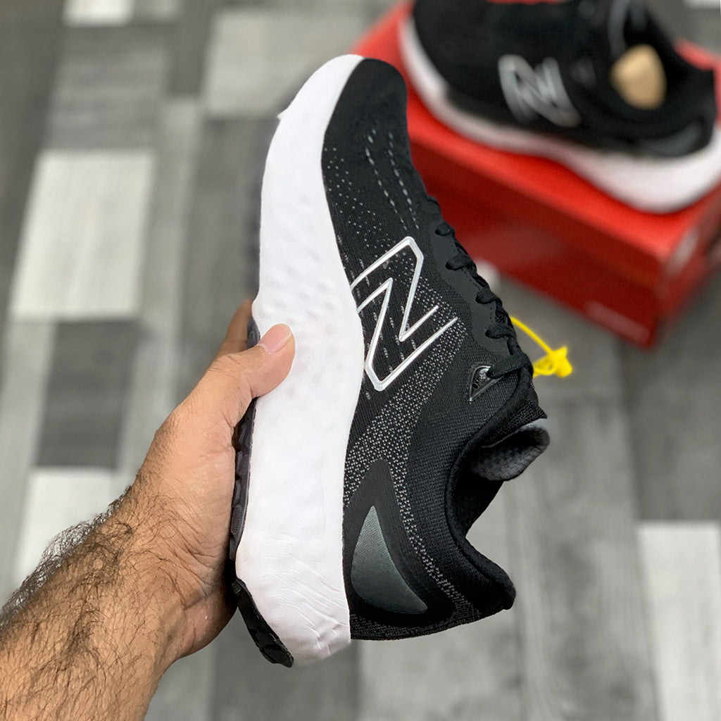 NB Fresh Foam Evoz V2 (Black Silver)