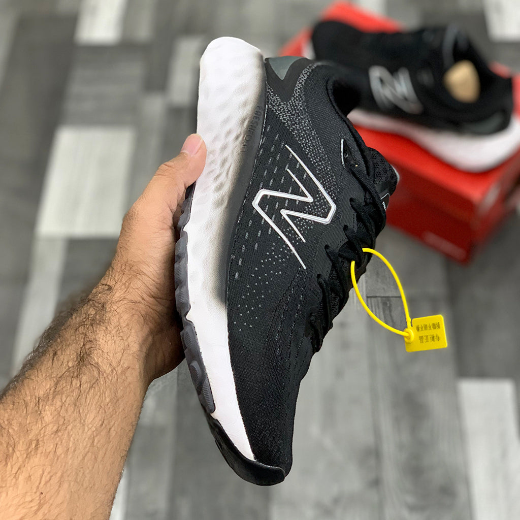 NB Fresh Foam Evoz V2 (Black Silver)