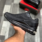 Air Max (Triple Black)