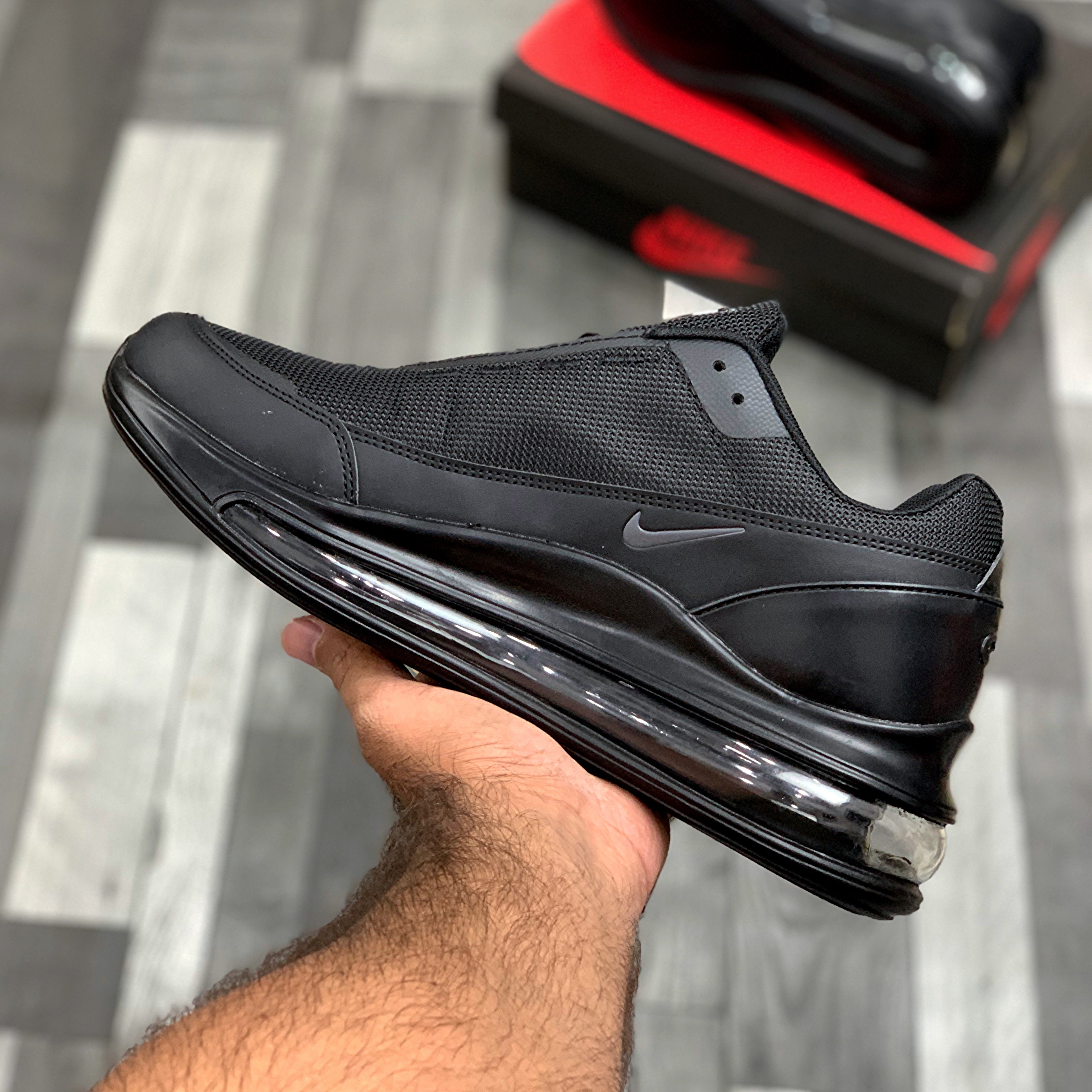Air Max (Triple Black)