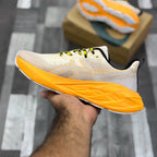 Asics Novablast 4 (Orange)