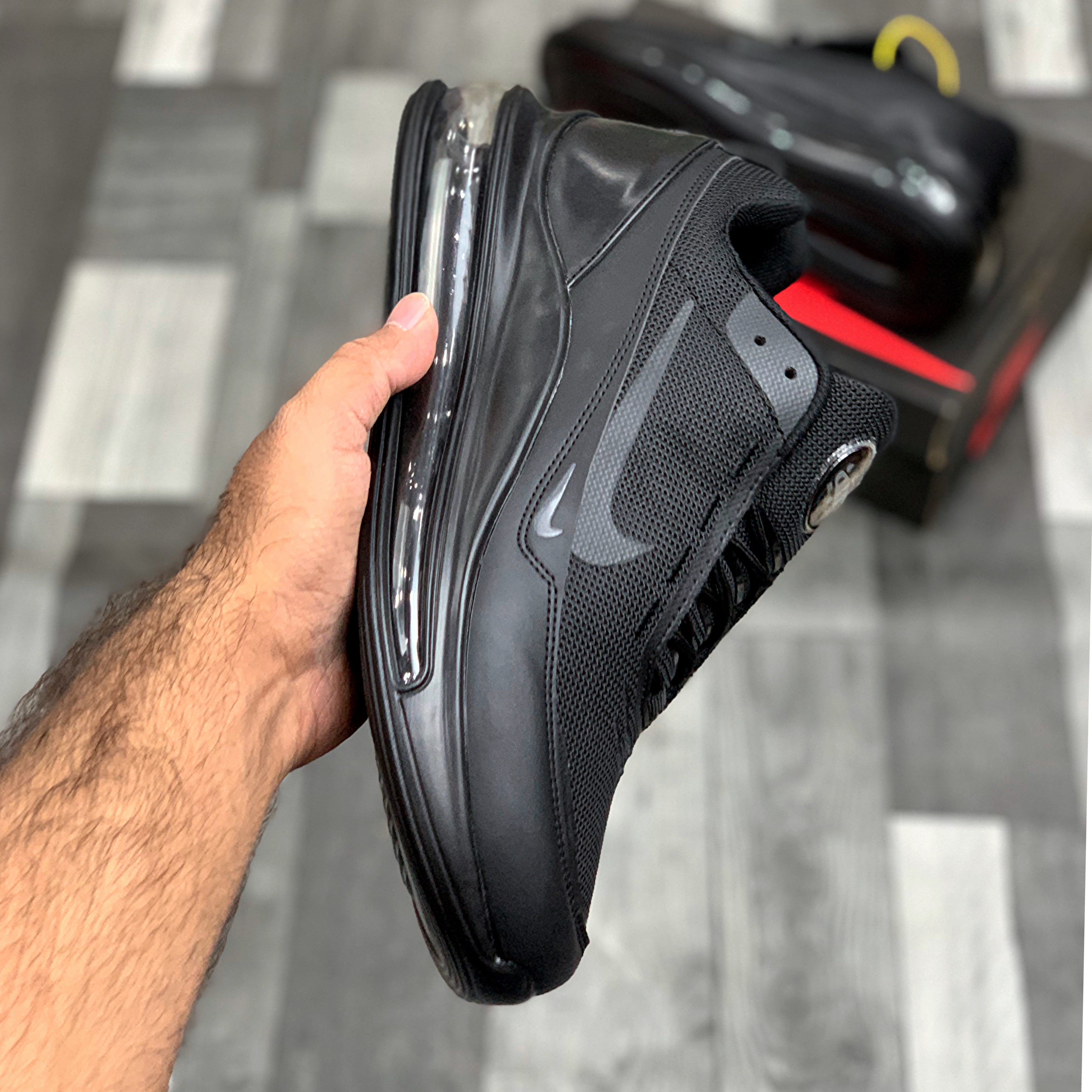 Air Max (Triple Black)