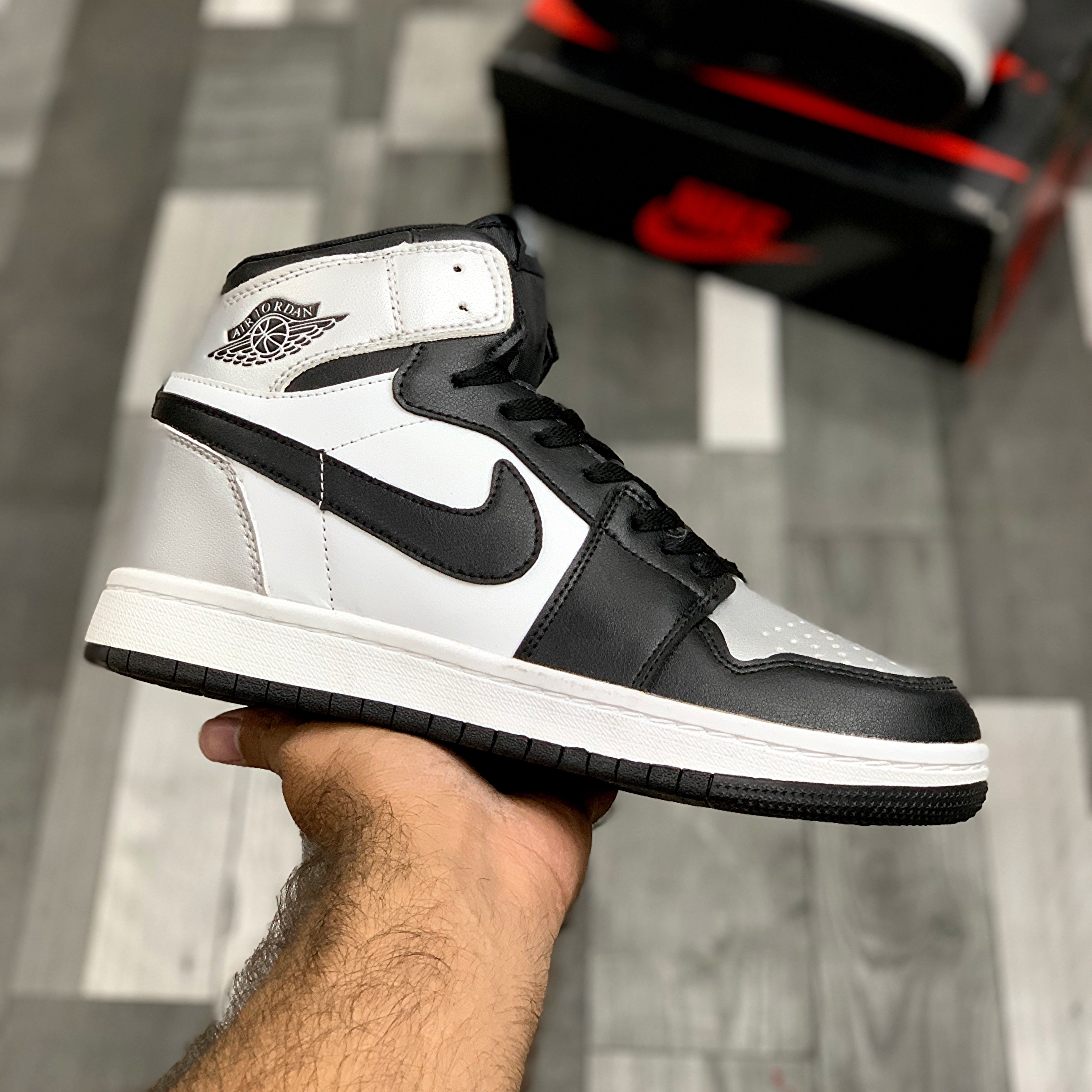 AJ-1 hightops (Metallic Black)