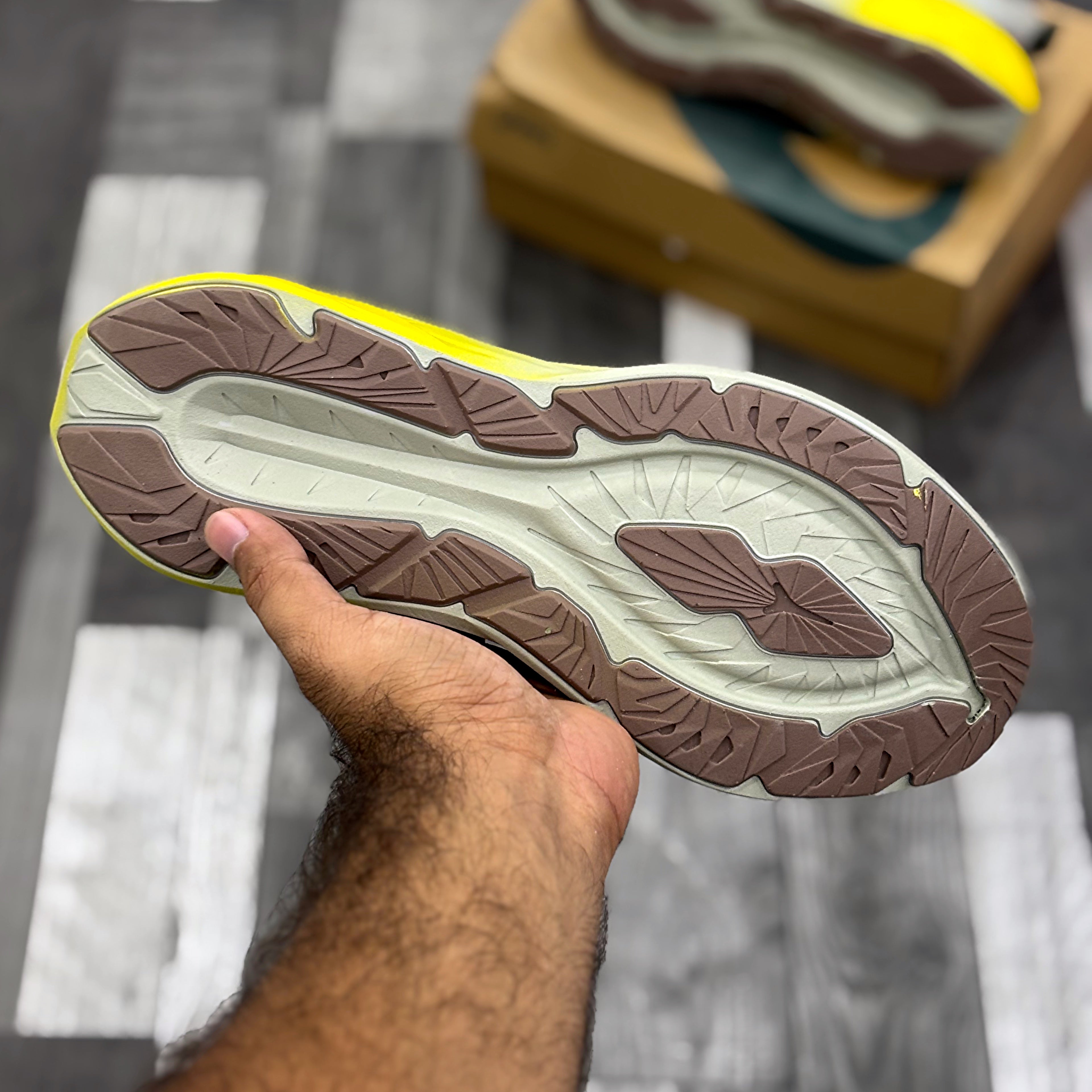 Asics Novablast 4 (Olive)