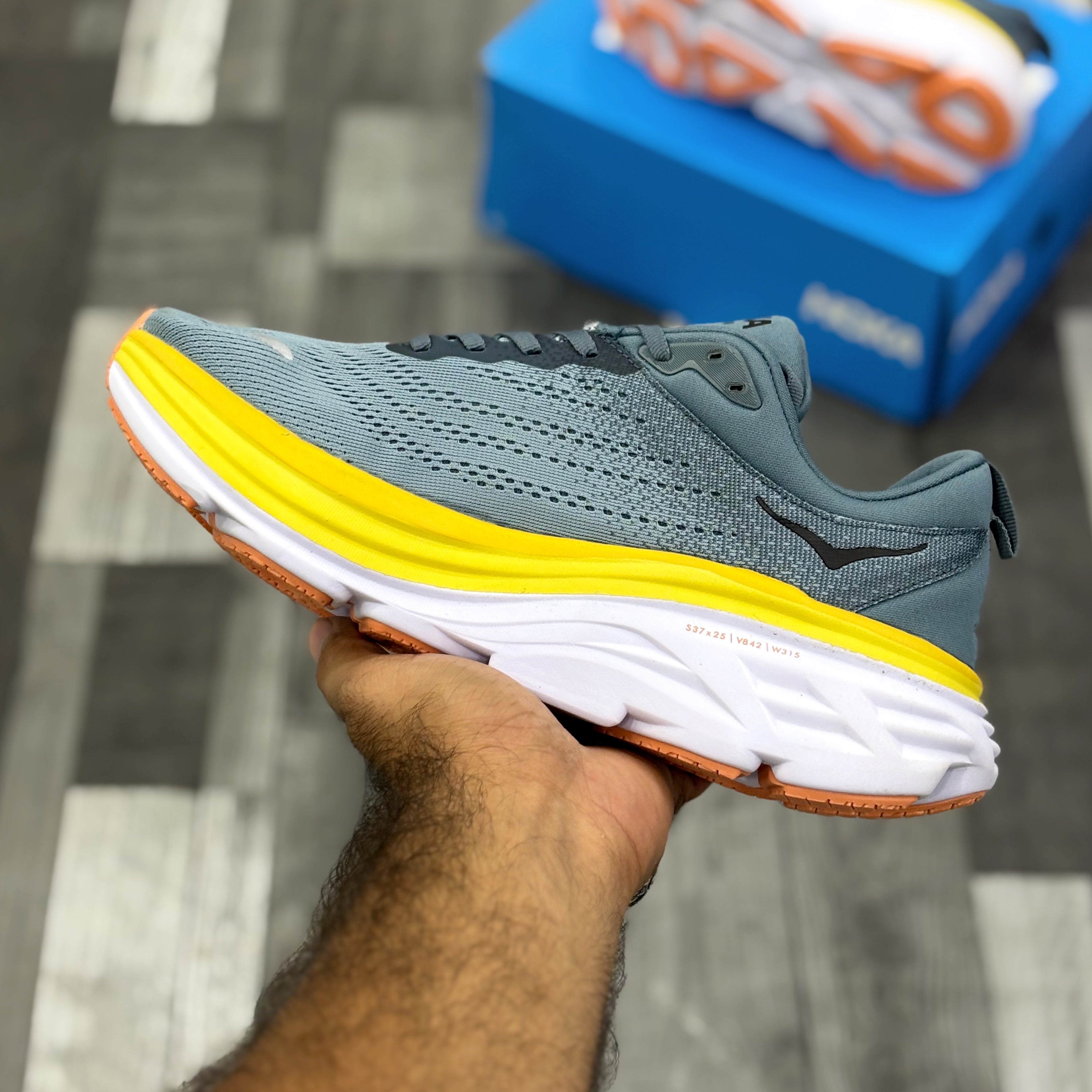 Hoka Bondi 8 (Grey)