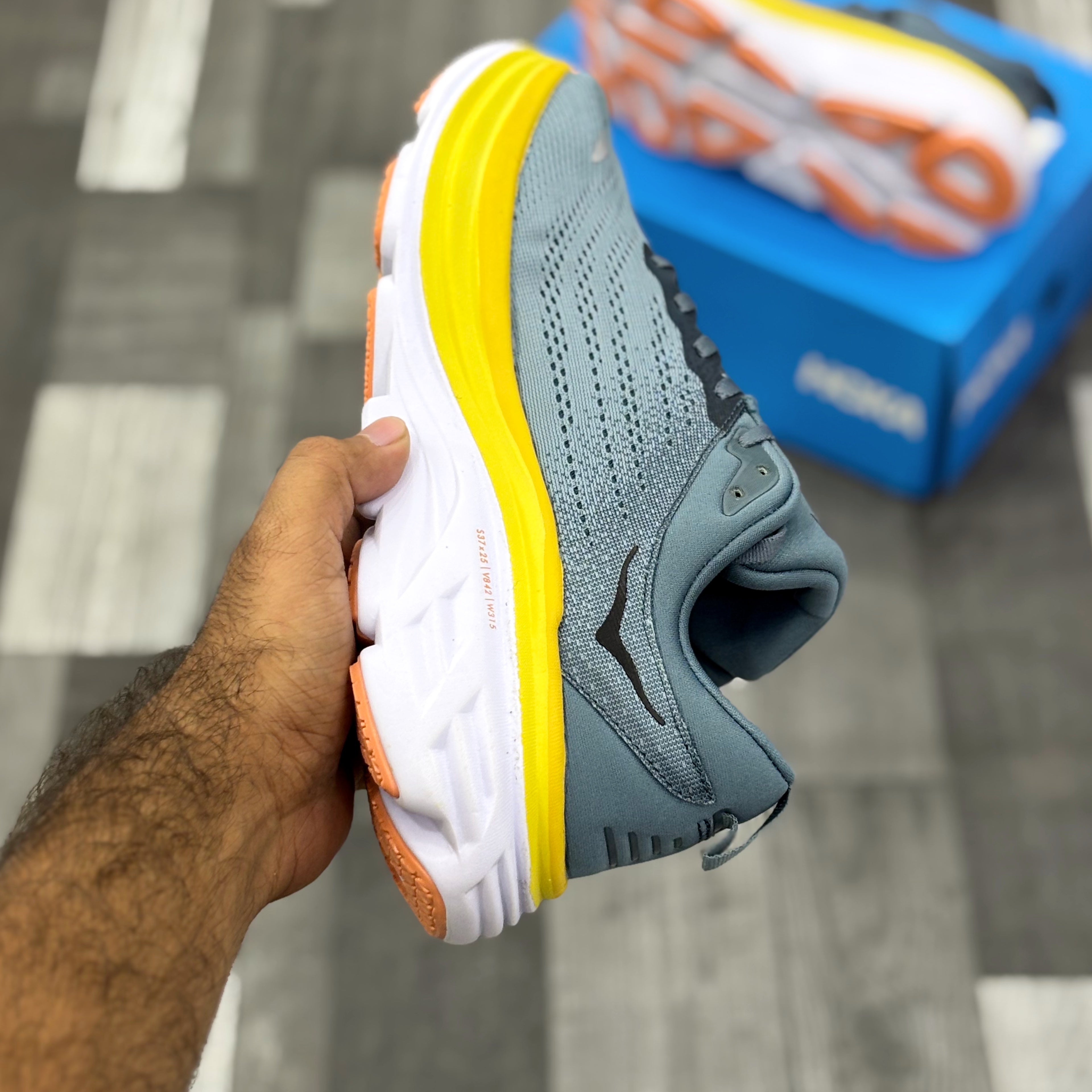 Hoka Bondi 8 (Grey)