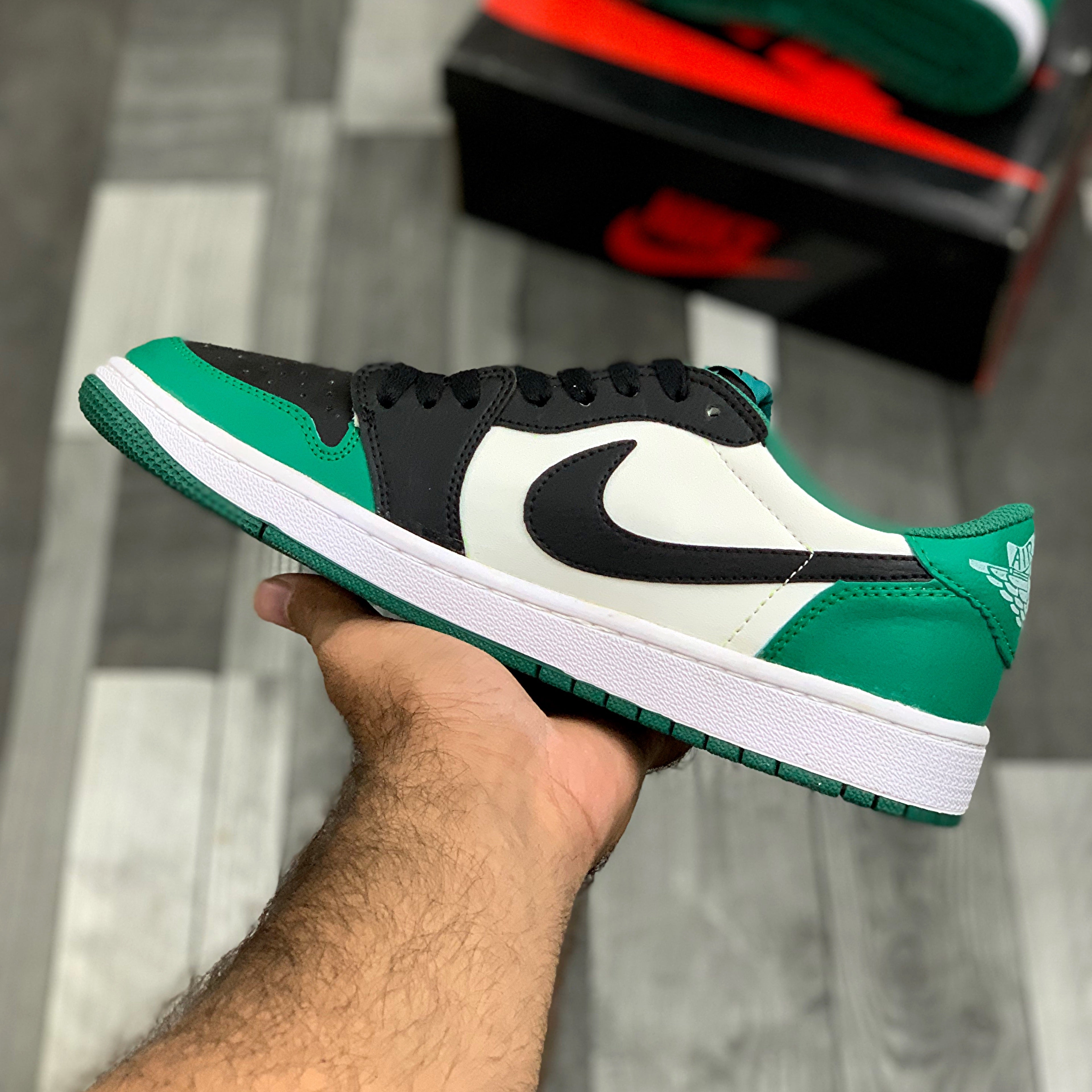Aj-1 lows Traviis (Green)