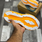 Asics Novablast 4 (Orange)