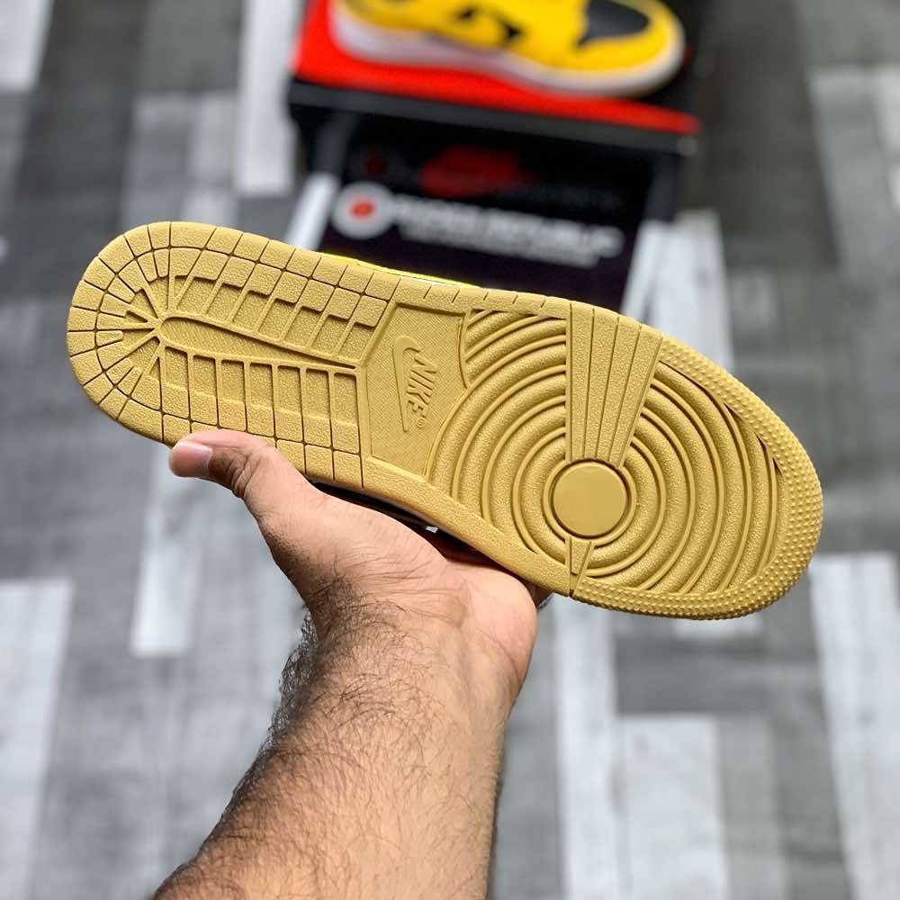 SBB-Dunkks Low "Championshiip Golldenrod" - ShoesRepublic 