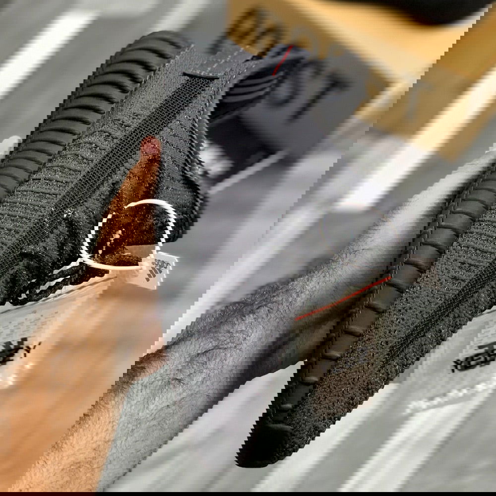 Yeeezzyy 350 v2 (Triple Black) 1:1 UA batch - ShoesRepublic 