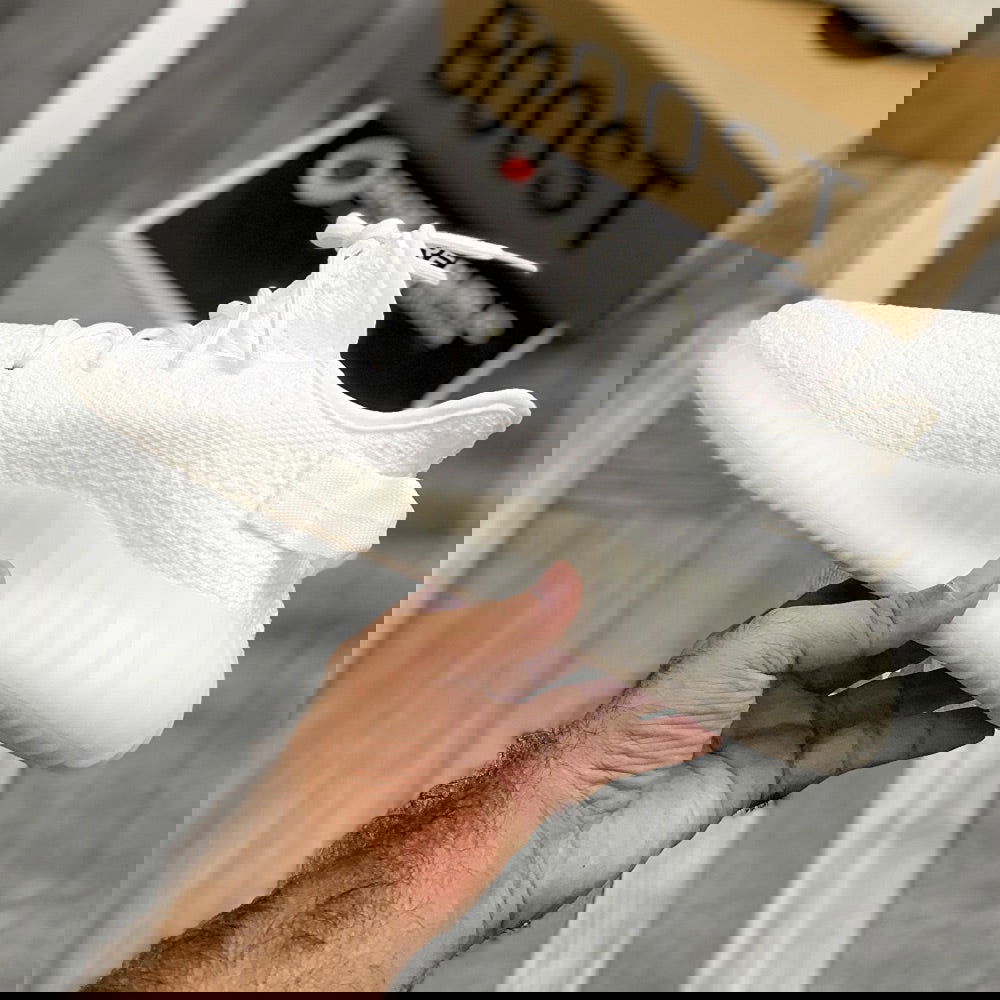 Yeeezzyy 350 v2 (Triple White) 1:1 UA batch - ShoesRepublic 