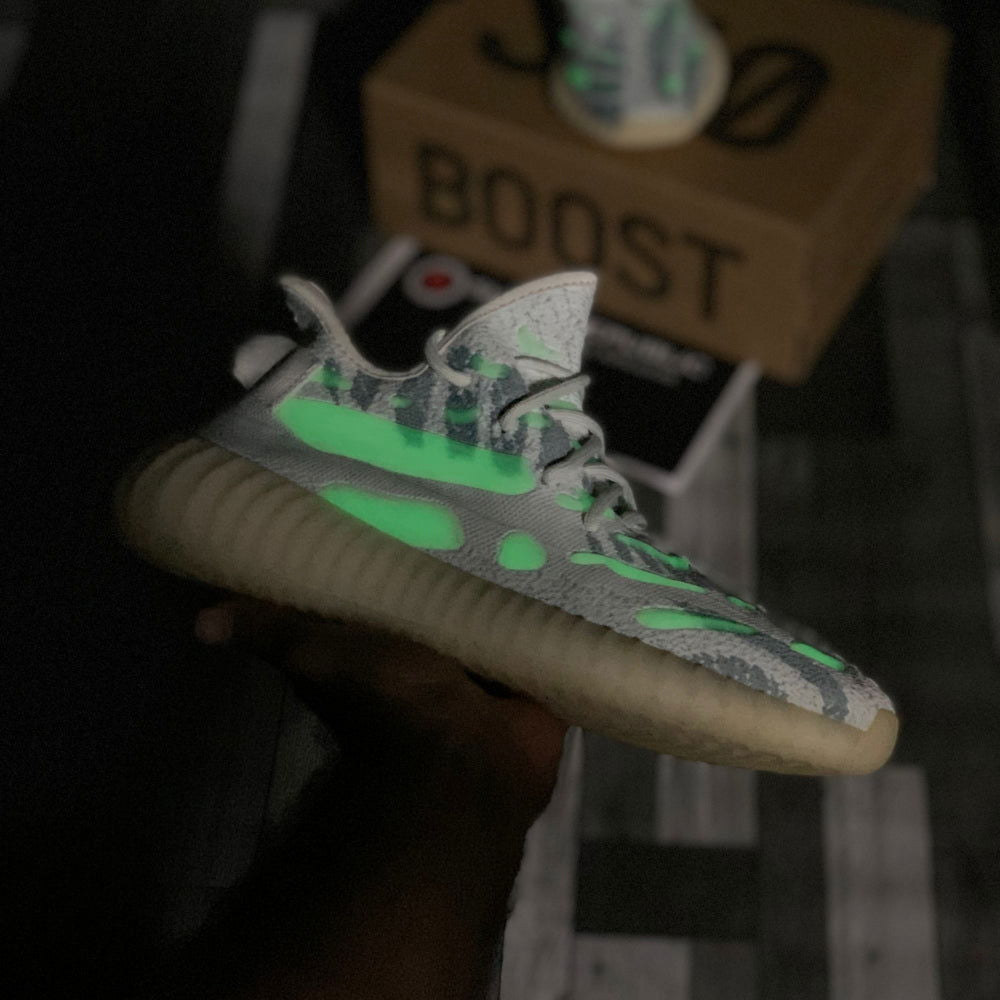 Yeeezzyy 350 v3 Glow (Ice) Real Boost Premuiim Batch - ShoesRepublic 